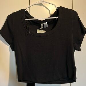 Divided - ribbed cropped tee